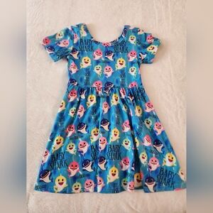 EUC Girls size 6/7 Baby Shark dress